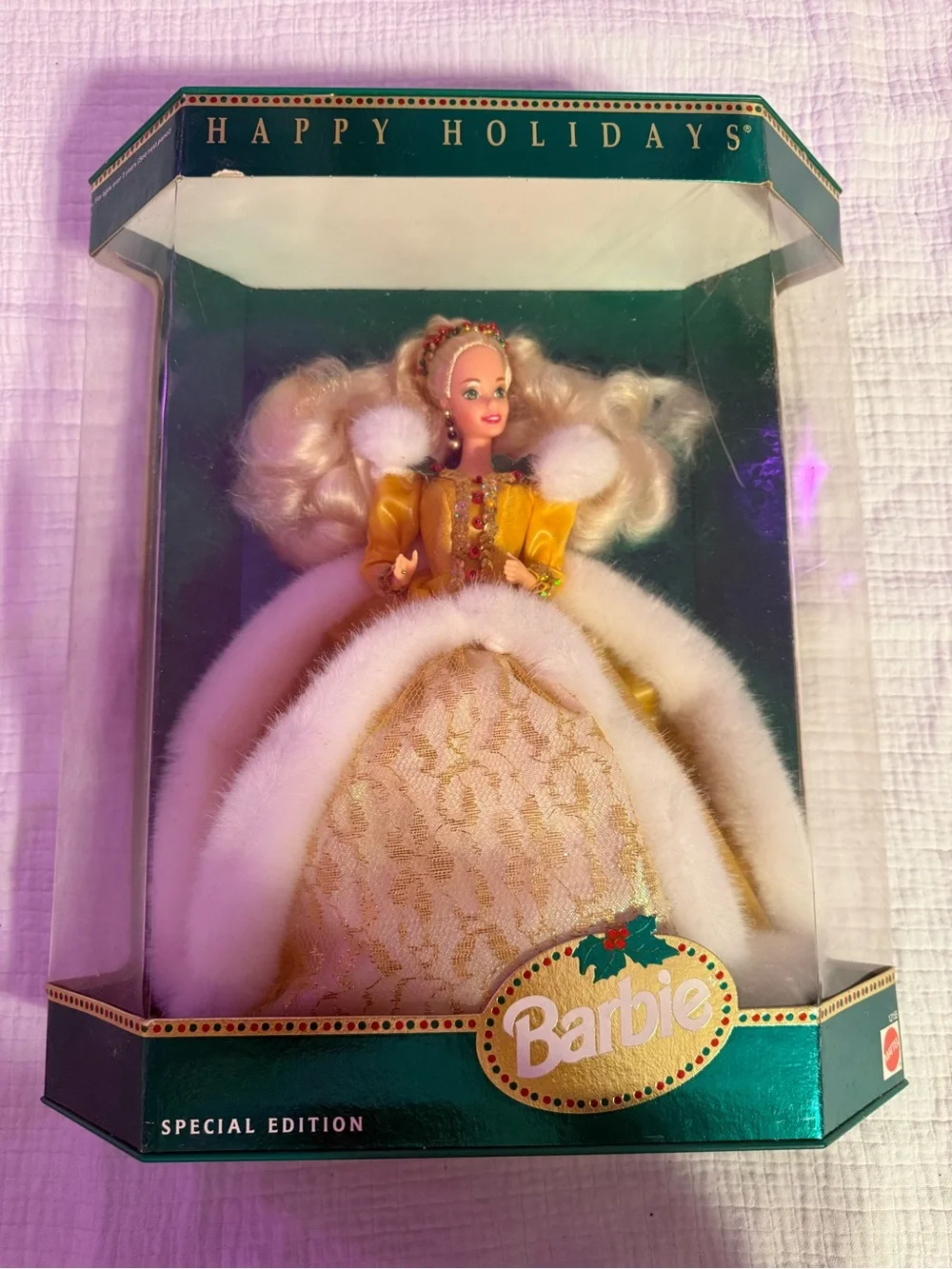 Barbie Happy Holidays 1994 Special Edition Christmas Doll NRFB Gold Dress Blonde